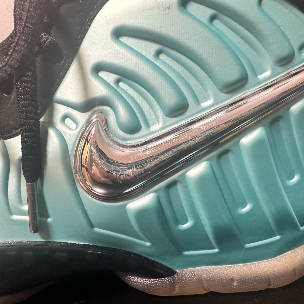 Nike Foamposite Pro GS Island Green sneakers in size 5.5Y - Preowned - Picture 4 of 16